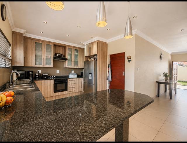 2 BEDROOM TOWNHOUSE FOR SALE IN THREE RIVERS